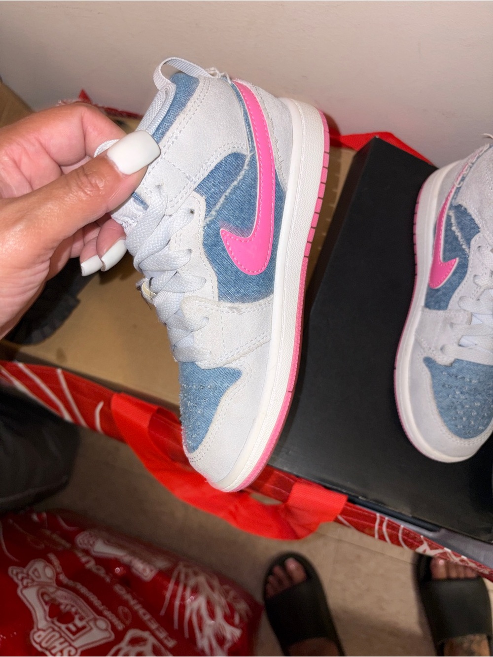 Jordan 1 Kids White and Light Blue Sneakers with Pink Logo Accents - Picture 5 of 7
